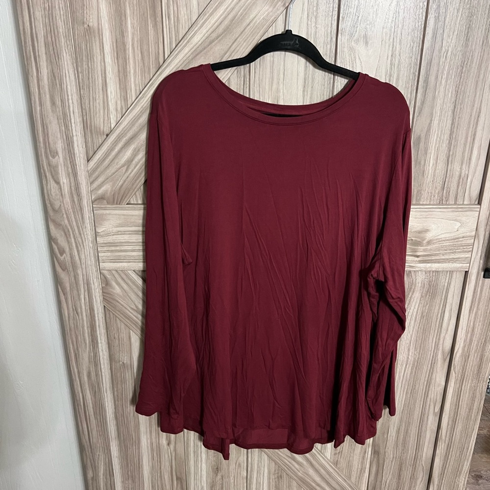 NEW w/o tags burgundy swing shirt - high/low hem - soft material